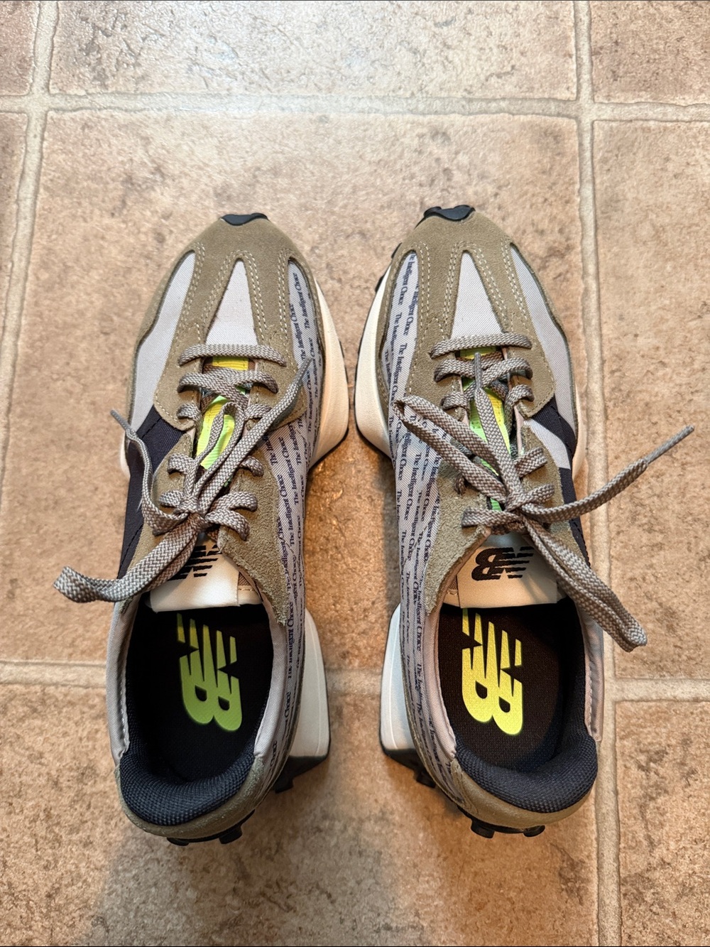 Women’s New Balance 327 Olive Gray Sneakers. Size US W7.5